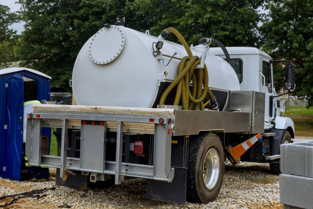 Porta potty delivery and setup in St Charles, MO